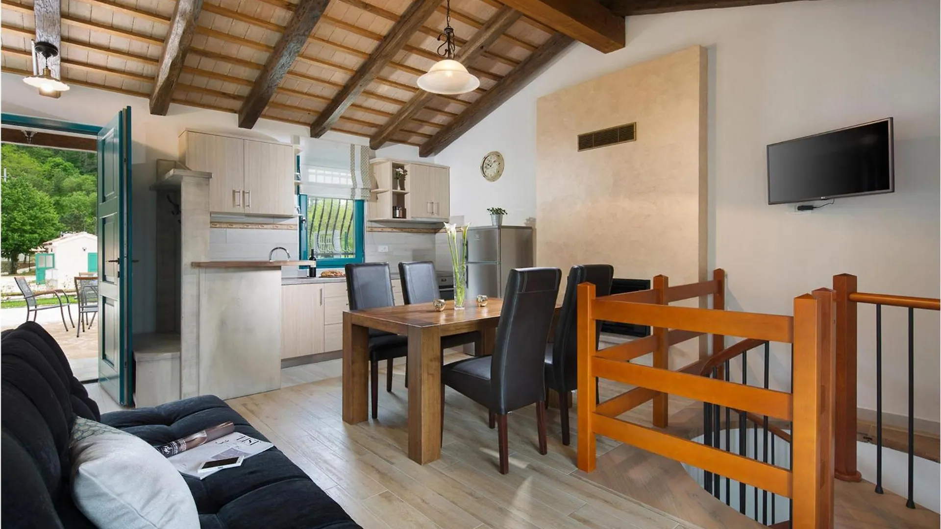 Stunning Home In Trviz With Outdoor Swimming Pool 0*,